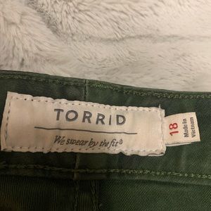 Torrid army floral shorts size 18